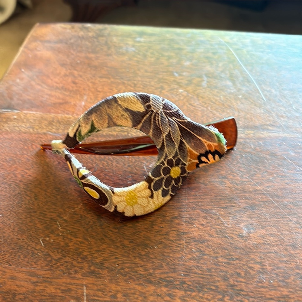 Floral hair clip